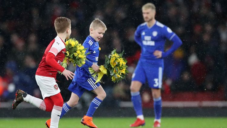 Cardiff and Arsenal pay tribute to missing Sala