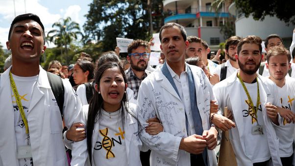 Trump phones Venezuela's Guaido as U.S. pushes for Maduro to go Trump phones Venezuela's Guaido as U.S. pushes for Maduro to go