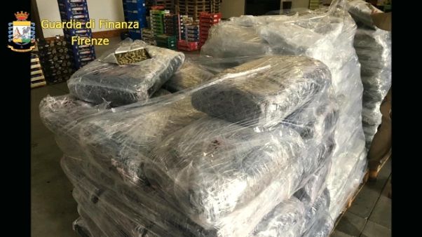 650 kg Coca sequestrati in porto Livorno 650 kg Coca sequestrati in porto Livorno