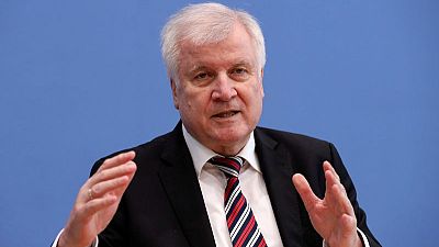 وزير الداخلية الألماني: العراقيون المعتقلون أجروا تجارب على متفجرات
