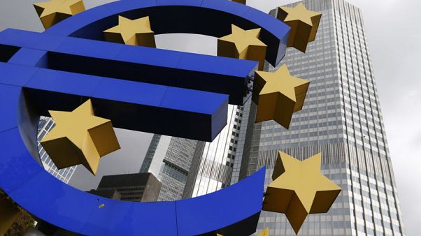 معنويات منطقة اليورو تتراجع لأدنى مستوى في عامين بداية السنة معنويات منطقة اليورو تتراجع لأدنى مستوى في عامين بداية السنة