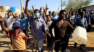 السكان في مسقط رأس البشير ينقسمون بين مؤيد ومعارض للاحتجاجات في السودان