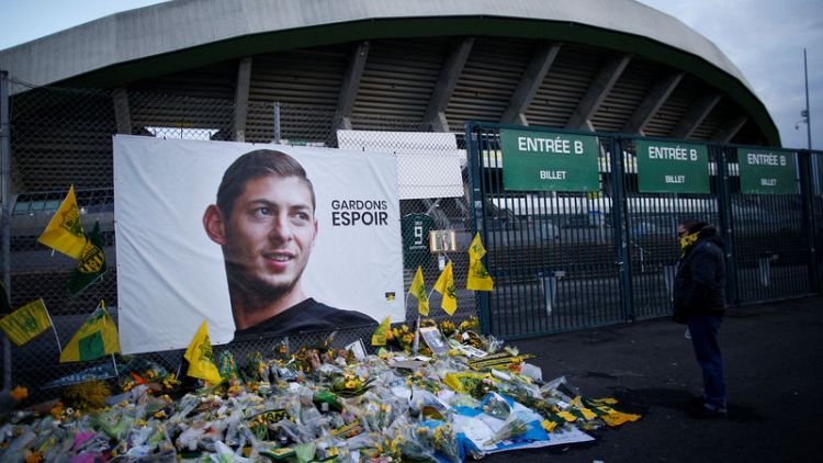 Emotions run high as Nantes pay tribute to Sala