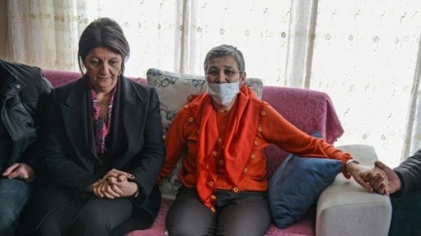 Turquie: libérée, une députée kurde veut continuer sa grève de la faim Turquie: libérée, une députée kurde veut continuer sa grève de la faim