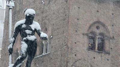 Neve a Bologna, disagi al Marconi Neve a Bologna, disagi al Marconi