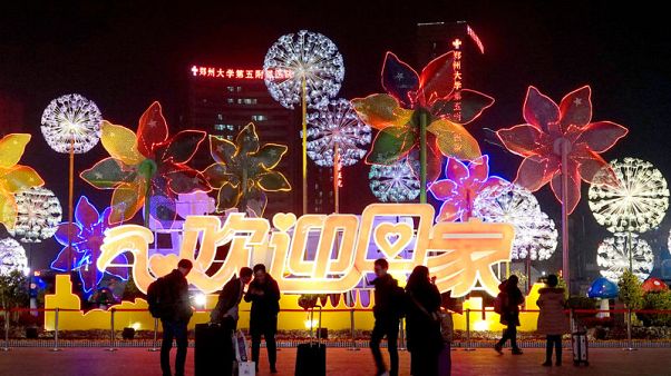 Cost-conscious Chinese tourists staying closer to home for Lunar New Year Cost-conscious Chinese tourists staying closer to home for Lunar New Year