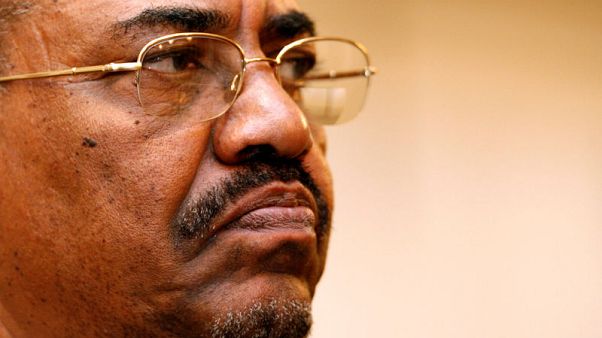 الرئيس السوداني يعلن إعادة فتح الحدود مع إريتريا بعد عام من إغلاقها الرئيس السوداني يعلن إعادة فتح الحدود مع إريتريا بعد عام من إغلاقها