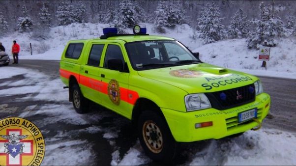 Auto in scarpata, salvato nel Parmense Auto in scarpata, salvato nel Parmense