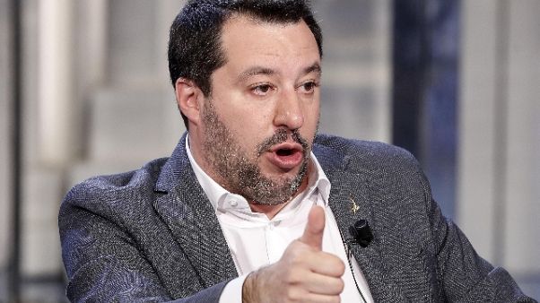 Salvini a Cav: non ci sarà crisi governo Salvini a Cav: non ci sarà crisi governo
