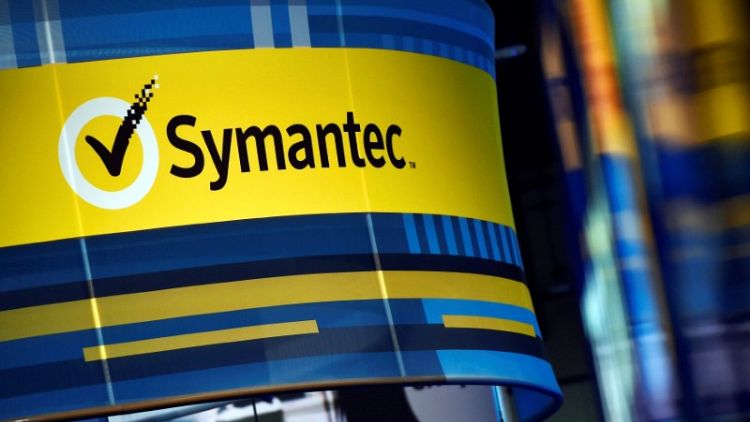 Symantec beats revenue estimates, CFO steps down