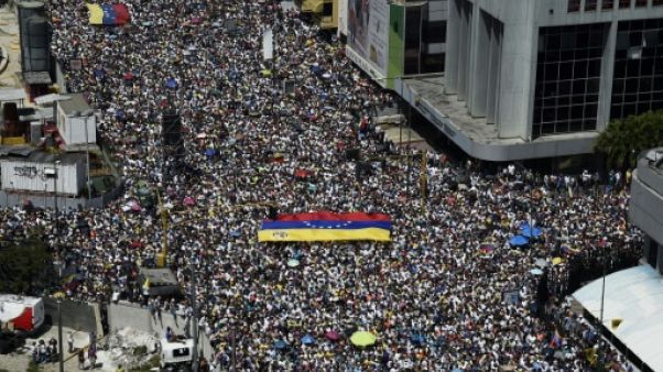 Venezuela: Maduro défie l'Occident, l'ultimatum d'Européens expire Venezuela: Maduro défie l'Occident, l'ultimatum d'Européens expire