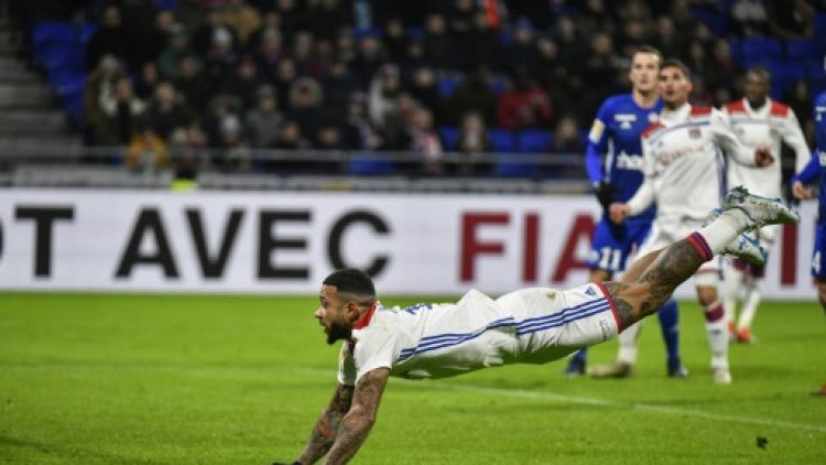 Ligue 1: choc européen entre Lyon et Paris, les Verts en embuscade