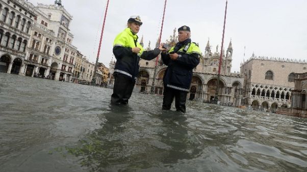 Venezia, acqua alta a 113 centimetri Venezia, acqua alta a 113 centimetri