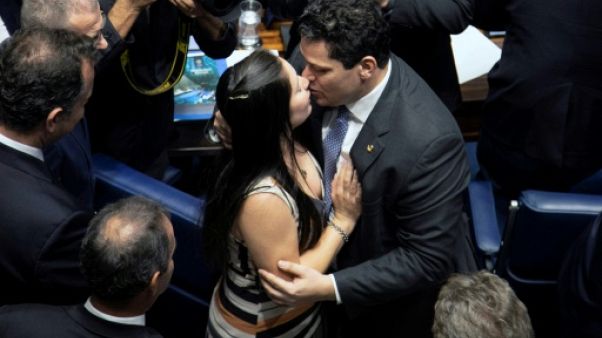 Brésil: un allié de Bolsonaro élu président du Sénat après des cafouillages Brésil: un allié de Bolsonaro élu président du Sénat après des cafouillages