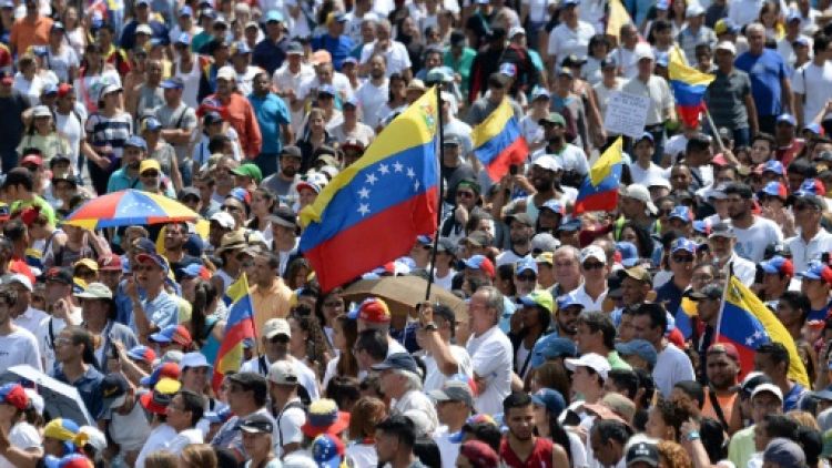 Venezuela: pressions européennes sur Maduro, ferme sur ses positions