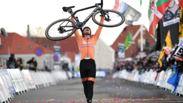 Cyclo-cross: van der Poel reprend son titre de champion du monde