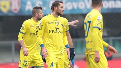 Olimpico accoglie giallorossi con fischi Olimpico accoglie giallorossi con fischi