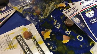 Tira uova a gazebo Lega, Ps lo porta via Tira uova a gazebo Lega, Ps lo porta via