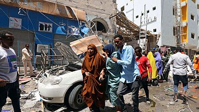 الشرطة الصومالية: ارتفاع عدد قتلى هجوم بسيارة ملغومة في مقديشو إلى 11 قتيلا الشرطة الصومالية: ارتفاع عدد قتلى هجوم بسيارة ملغومة في مقديشو إلى 11 قتيلا