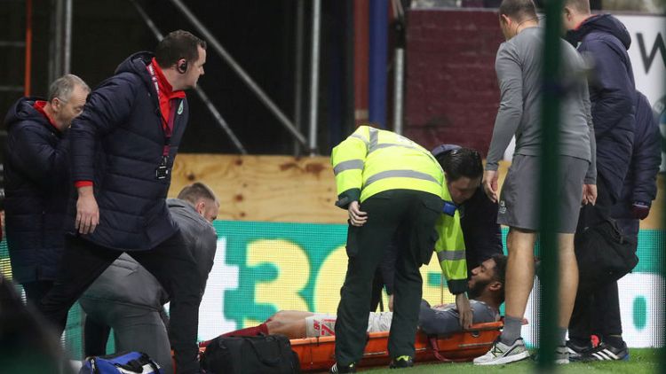 Liverpool's Gomez to undergo surgery on leg fracture