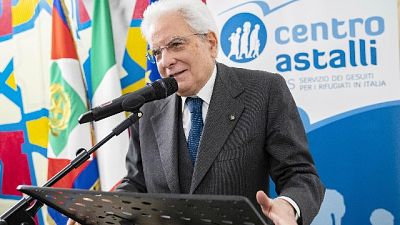 Migranti: Mattarella, intervento globale Migranti: Mattarella, intervento globale