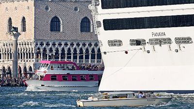 Venezia, tassa di accesso da 6 a 10 euro Venezia, tassa di accesso da 6 a 10 euro