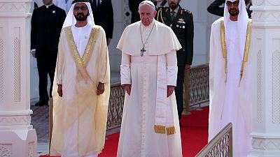 البابا يشجب "منطق القوة المسلحة" وحرب اليمن خلال زيارة للإمارات