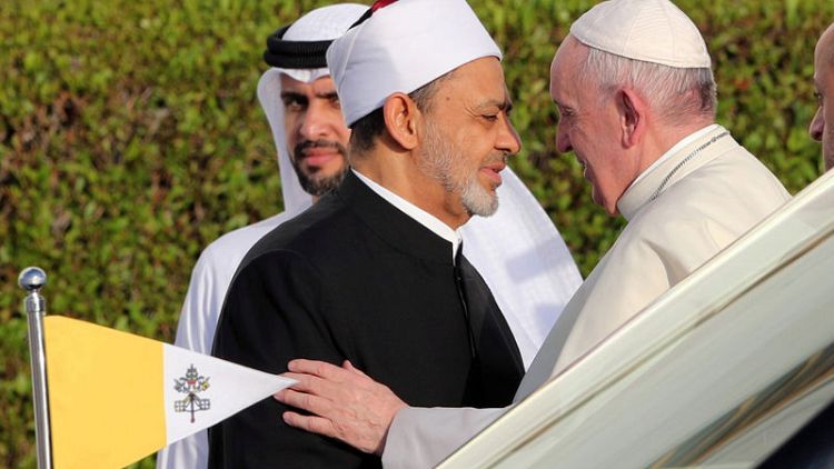 Al-Azhar's Imam calls on Muslims in the Middle East to 'embrace' Christians