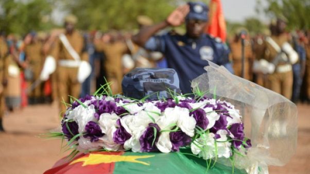 Attaque jihadiste au Burkina Faso avant le G5 Sahel: 14 morts Attaque jihadiste au Burkina Faso avant le G5 Sahel: 14 morts