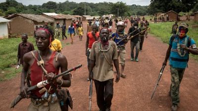 Des miliciens anti-balaka près de Bambo, le 16 août 2017 Des miliciens anti-balaka près de Bambo, le 16 août 2017