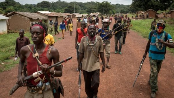 Des miliciens anti-balaka près de Bambo, le 16 août 2017 Des miliciens anti-balaka près de Bambo, le 16 août 2017