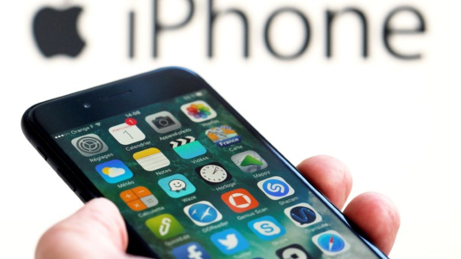 Apple agrees to pay back-taxes to French authorities