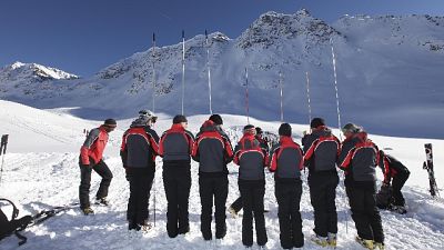 Pericolo valanghe, evitare fuori pista Pericolo valanghe, evitare fuori pista