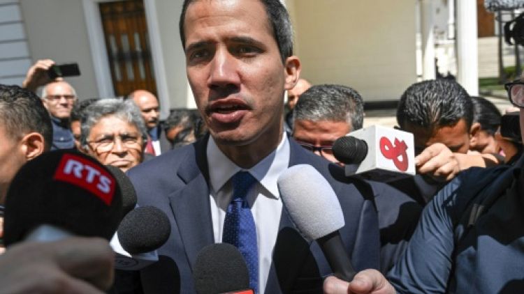 Juan Guaido s'adresse à la presse à Caracas, le 5 février 2019