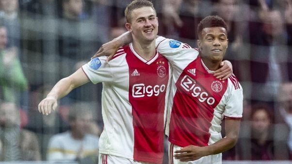 Fra il Barcellona e De Ligt c'è Raiola Fra il Barcellona e De Ligt c'è Raiola