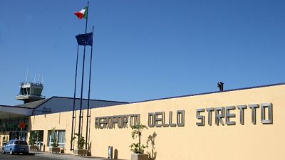 Fulmine colpisce aereo in volo, no danni Fulmine colpisce aereo in volo, no danni