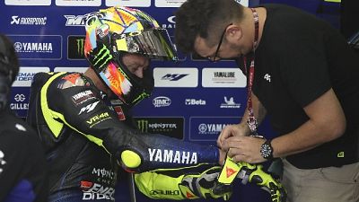 Sepang,Rossi in pista con casco dedicato Sepang,Rossi in pista con casco dedicato