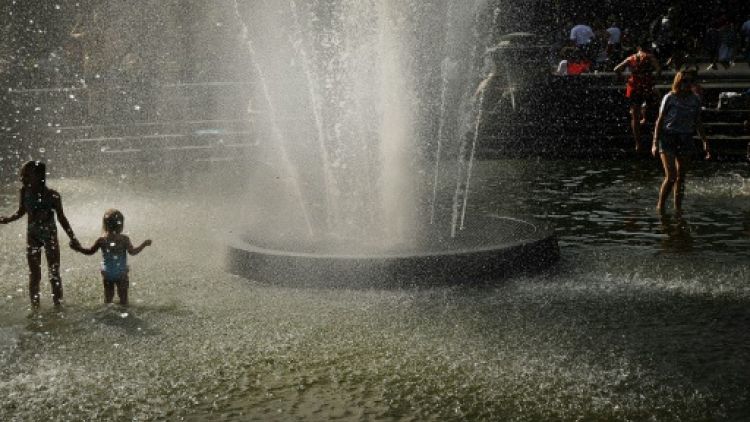 La fontaine du parc Washington Square à Manhattan, le 28 août 2018    