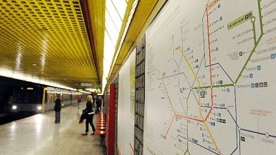 Treno metrò si blocca a fermata Duomo Treno metrò si blocca a fermata Duomo