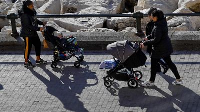 Istat:cala popolazione,salgono stranieri Istat:cala popolazione,salgono stranieri