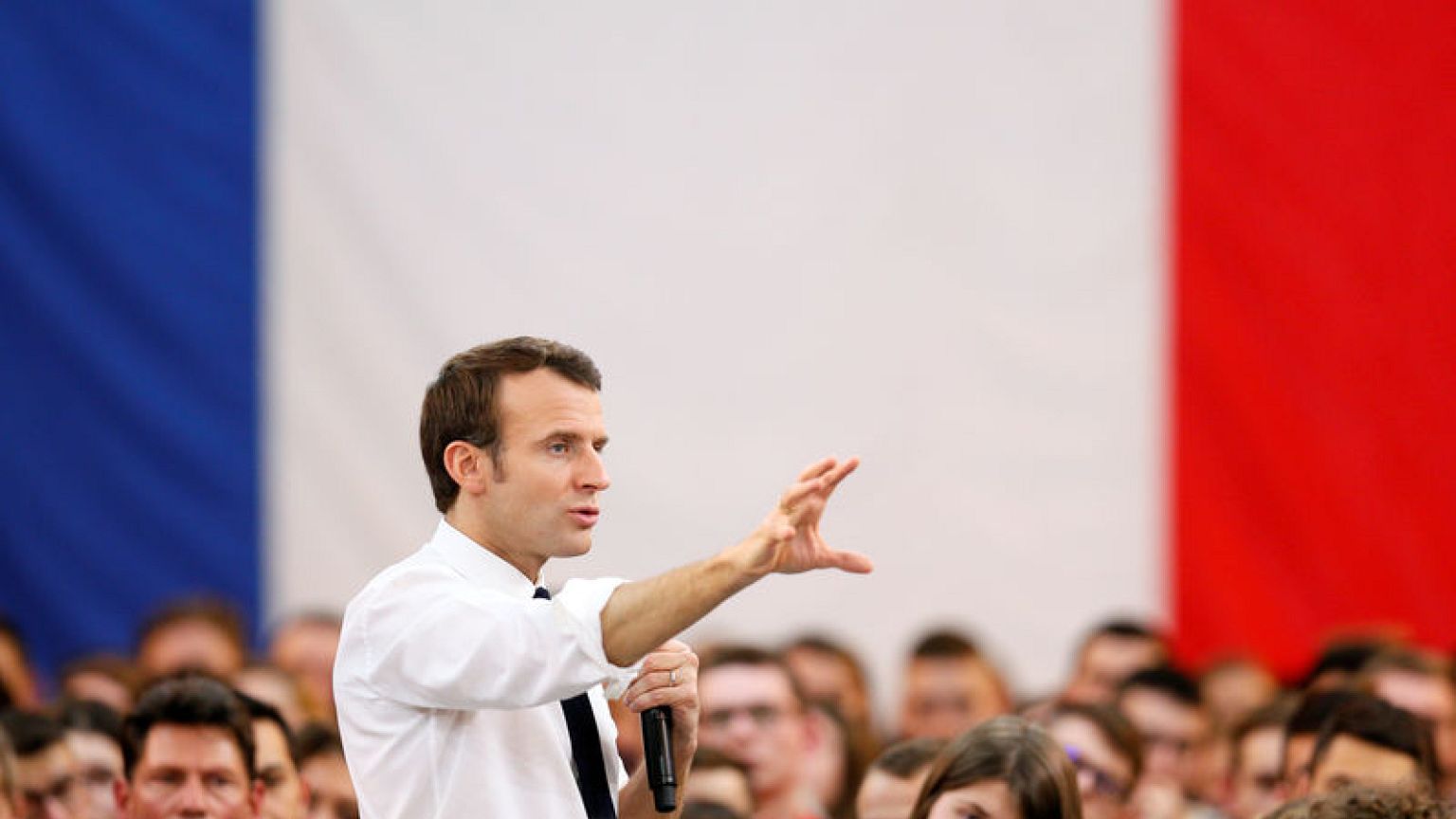 Macron says France to decide on new nuclear reactors around 2022