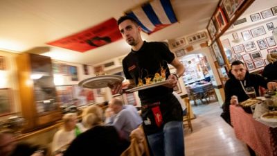 A Belgrade, l'indépendance du Kosovo se refuse en dînant