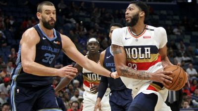 NBA: Memphis n'attribuera plus le maillot N.33 porté par Gasol
