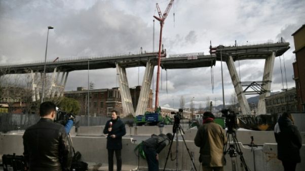 Italie : un premier tronçon du pont de Gênes est à terre Italie : un premier tronçon du pont de Gênes est à terre