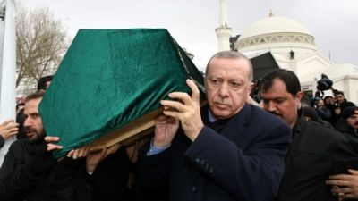 Immeuble effondré à Istanbul : 21 morts, Erdogan appelle à "tirer les leçons"