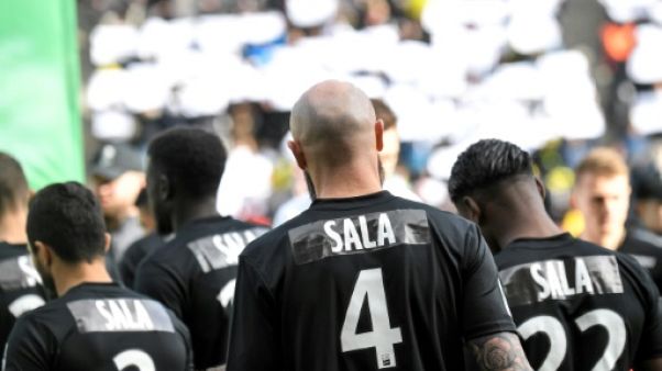 Ligue 1: Nantes dit adieu à Sala et craque contre Nîmes Ligue 1: Nantes dit adieu à Sala et craque contre Nîmes