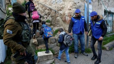 Hébron: des enfants accompagnés à l'école après le départ d'observateurs