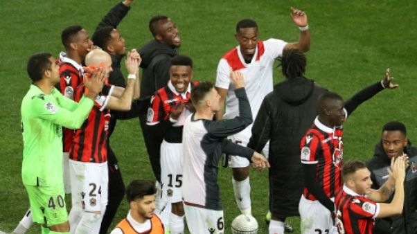Ligue 1: coup d'arrêt pour Lyon à Nice, qui s'invite dans la course à l'Europe Ligue 1: coup d'arrêt pour Lyon à Nice, qui s'invite dans la course à l'Europe