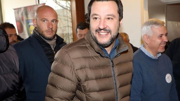Via querela, Salvini-Buffagni fanno pace Via querela, Salvini-Buffagni fanno pace