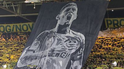 Uefa: 1' di silenzio per Emiliano Sala Uefa: 1' di silenzio per Emiliano Sala